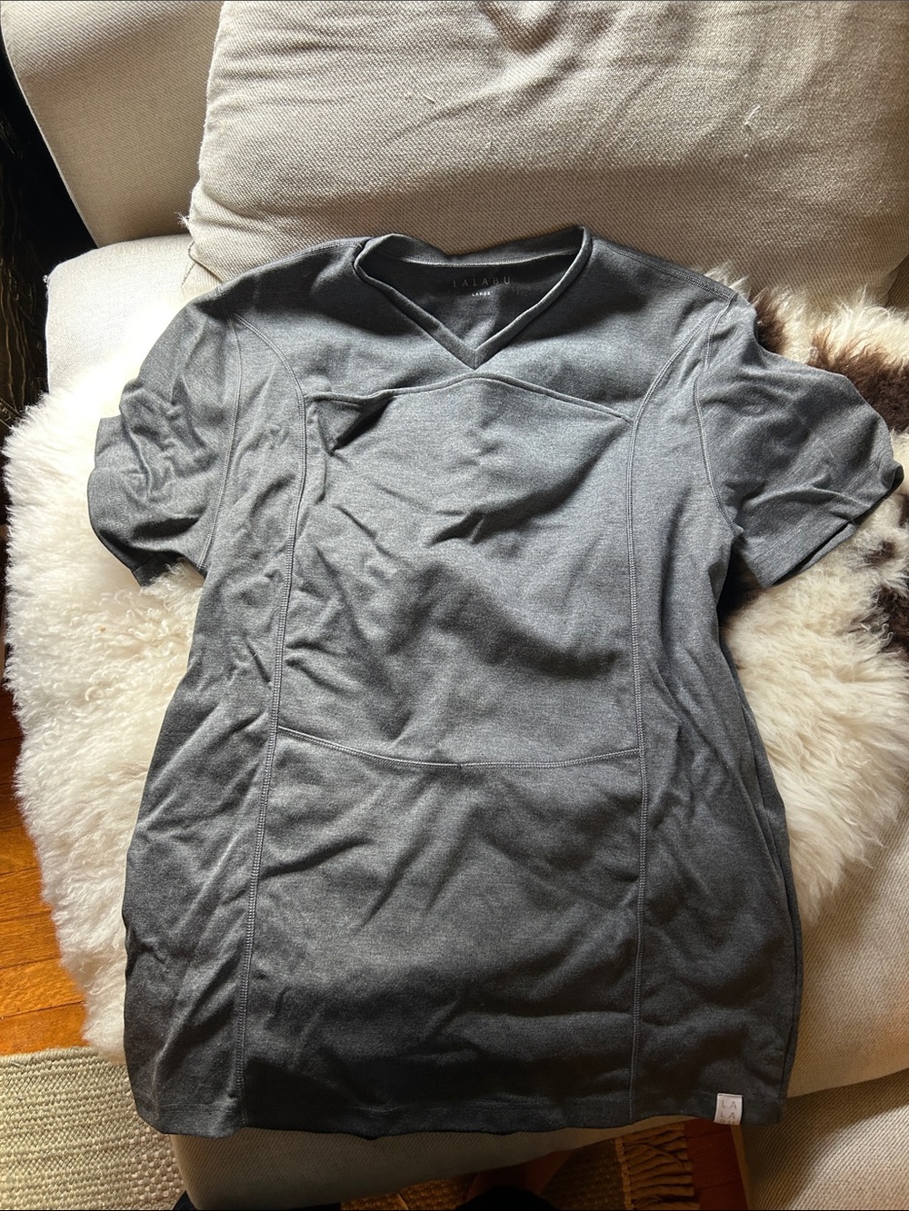 Lalabu Men's Gray Short Sleeve V-Neck Shirt